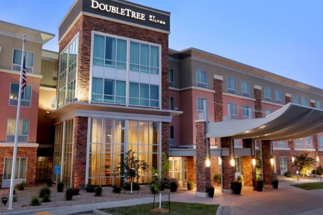 Doubletree By Hilton West Fargo Sanford Medical Center Area Hotell Exteriör bild